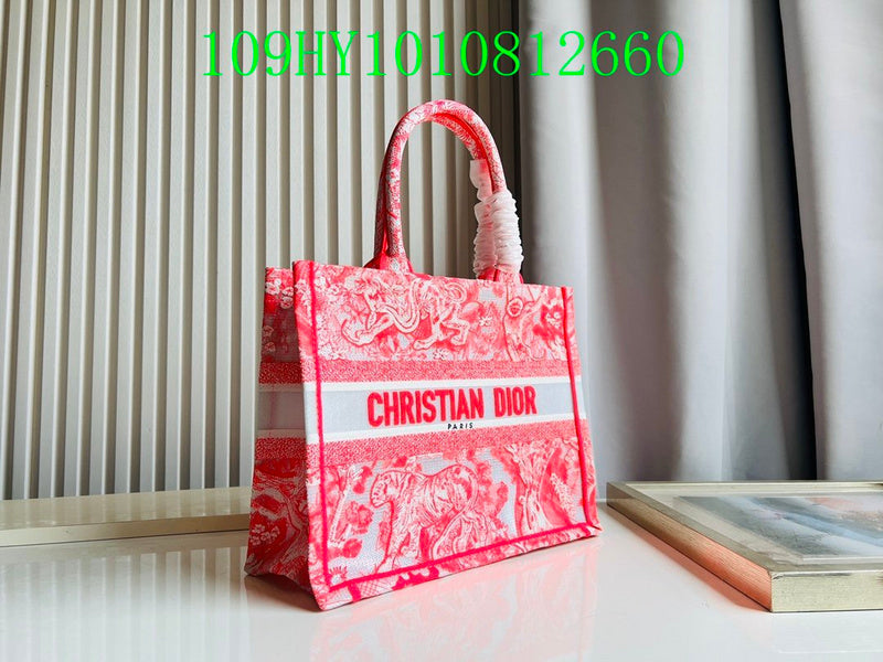 Christian Dior Luxury Bag - The Tote   261