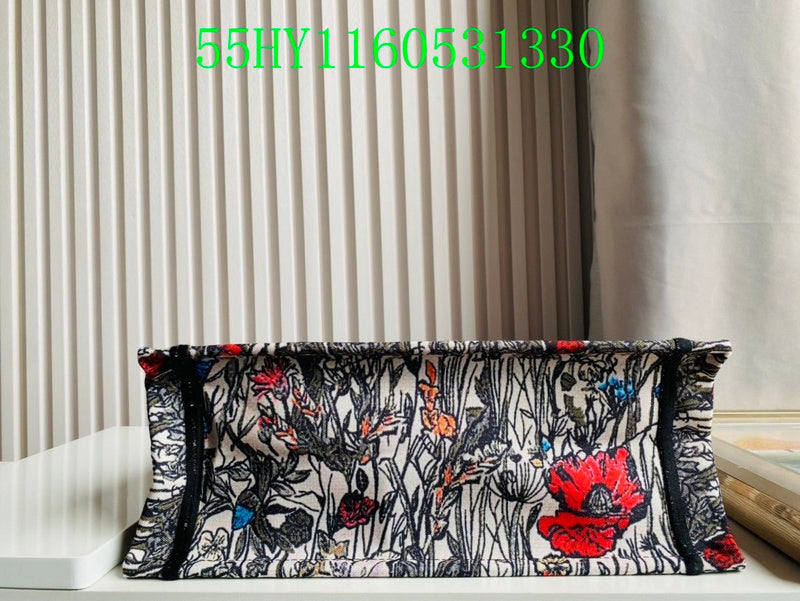 Christian Dior Luxury Bag - The Tote   250