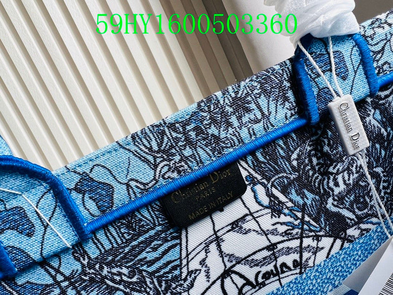 Christian Dior Luxury Bag - The Tote   289