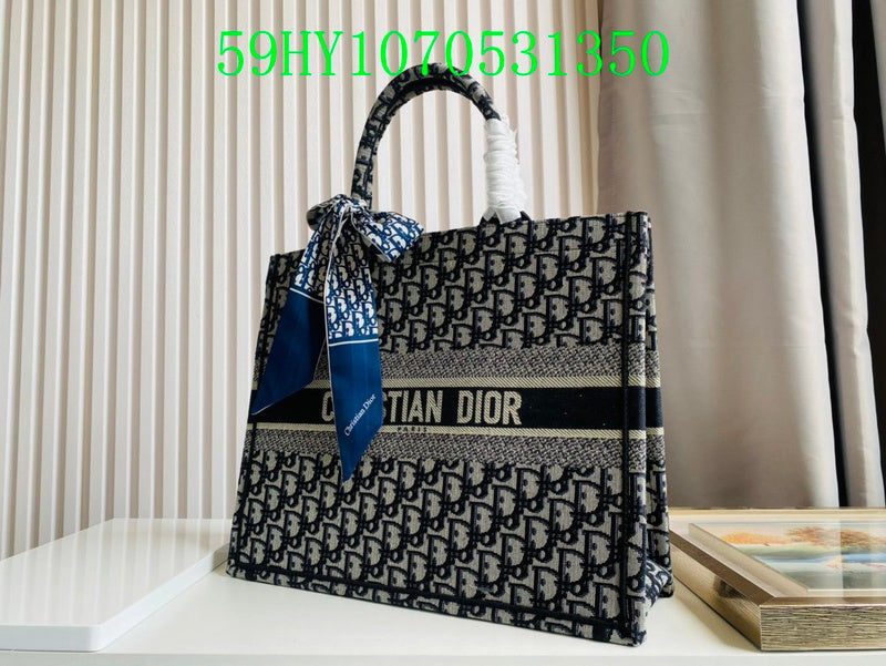 Christian Dior Luxury Bag - The Tote   260
