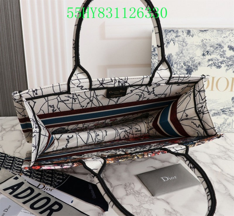 Christian Dior Luxury Bag - The Tote   234
