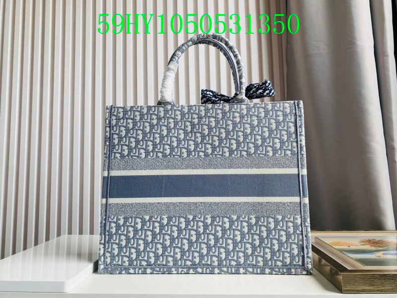 Christian Dior Luxury Bag - The Tote   257