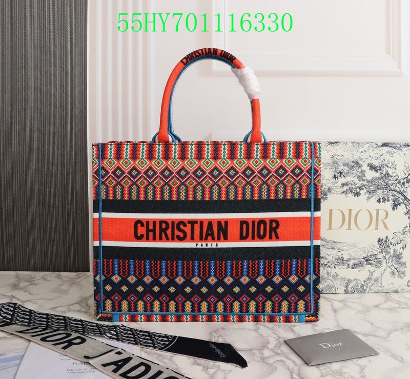 Christian Dior Luxury Bag - The Tote   334