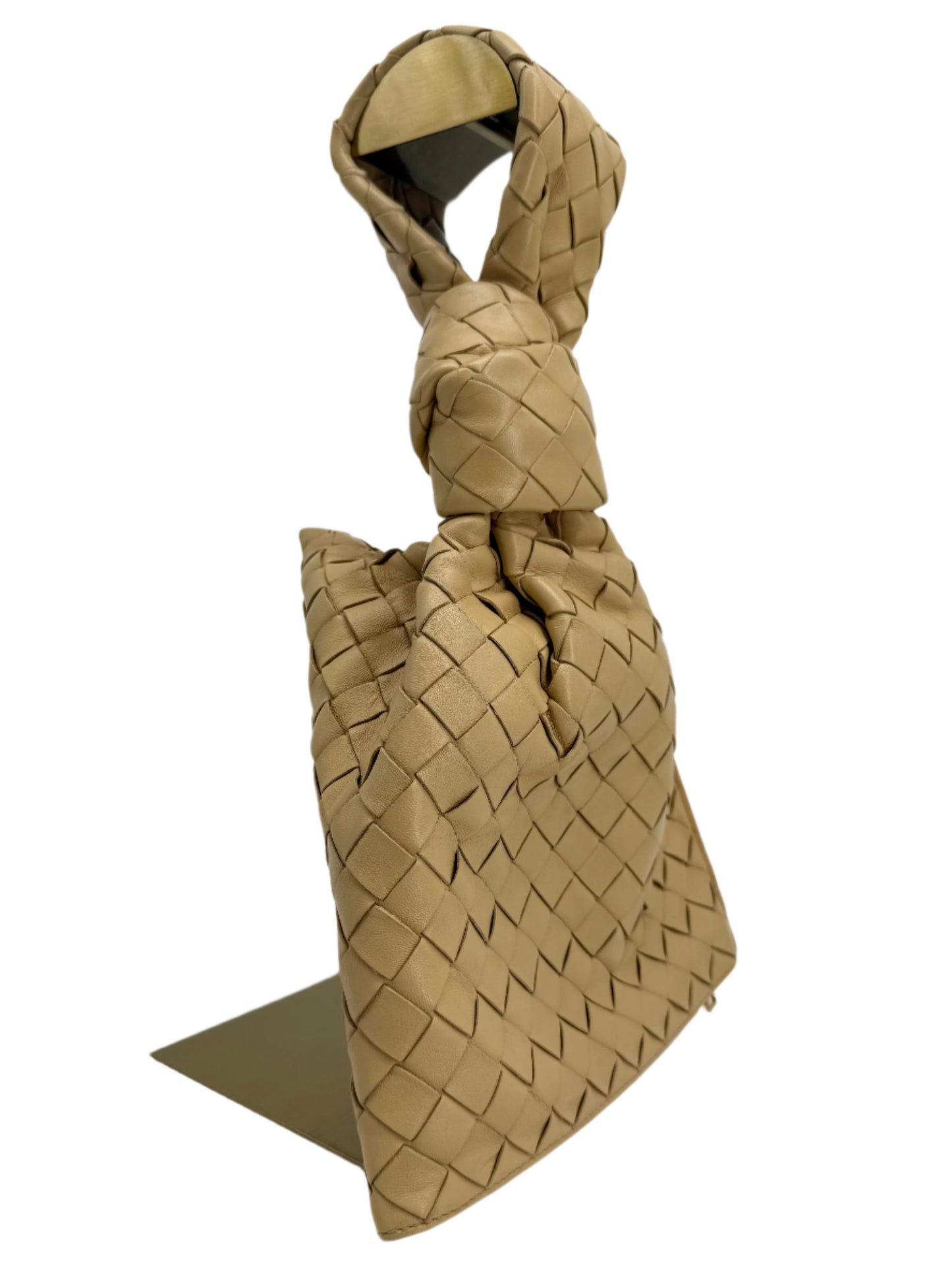 Bottega Veneta Nappa Intrecciato BV Twist Clutch – Signature Woven Lambskin