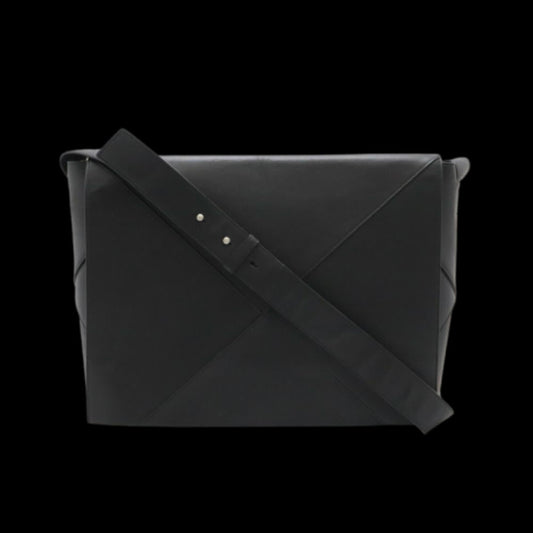 Black Leather Bottega Veneta Crossbody Bag