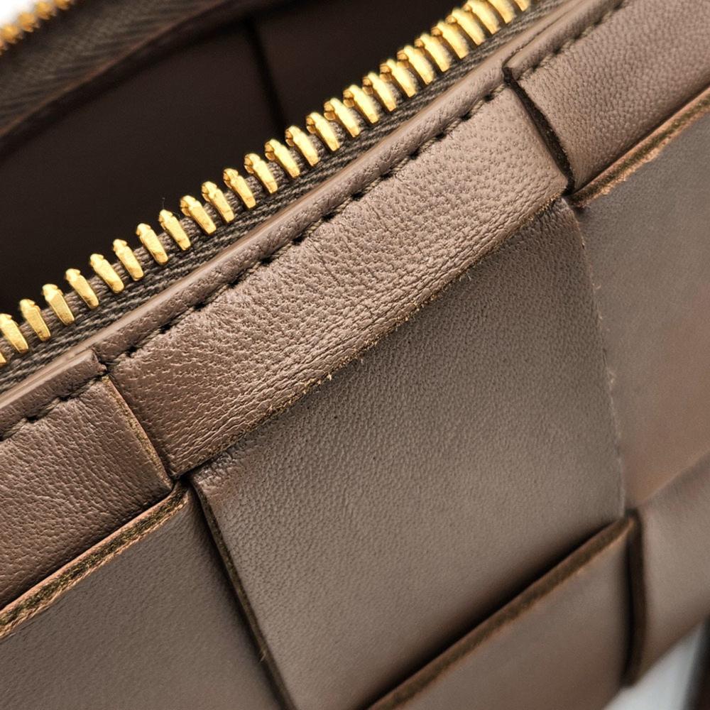 Brown Leather Bottega Veneta Crossbody Bag