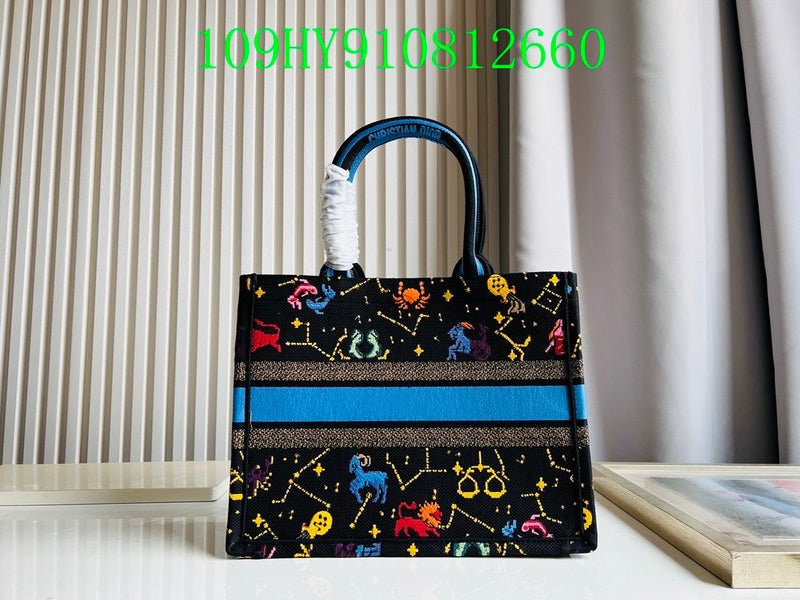 Christian Dior Luxury Bag - The Tote   275