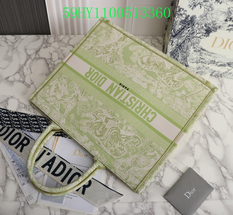 Christian Dior Luxury Bag - The Tote   196