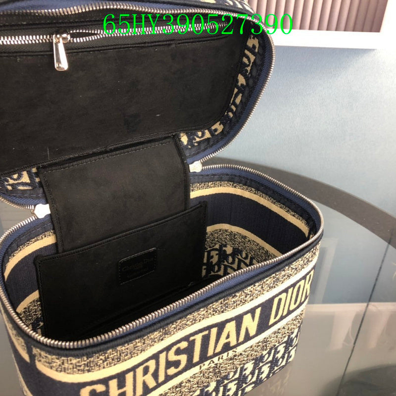 Christian Dior Luxury - The Tote   680