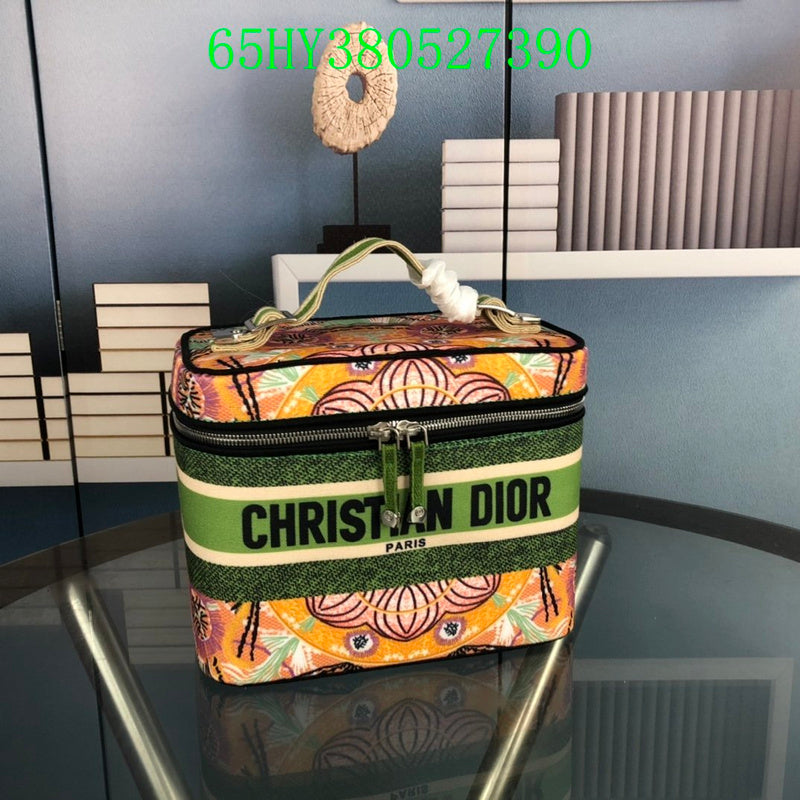 Christian Dior Luxury - The Tote   679