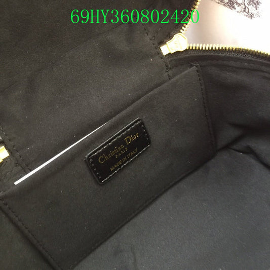 Christian Dior Luxury - The Tote   671