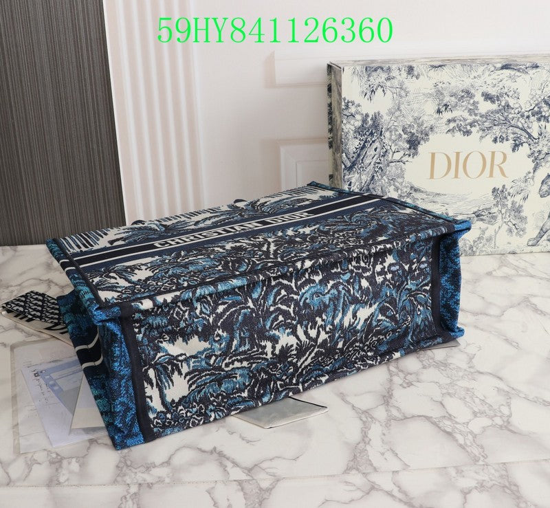 Christian Dior Luxury Bag - The Tote   232