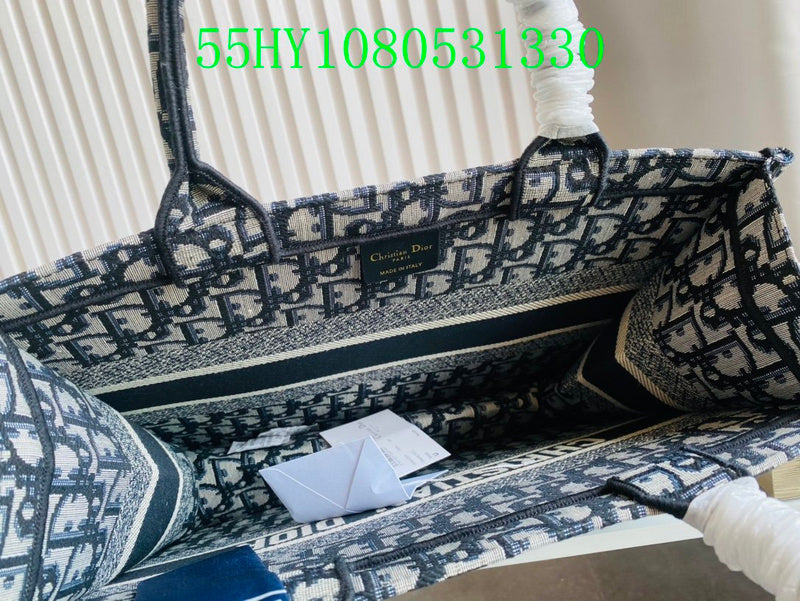 Christian Dior Luxury Bag - The Tote   256