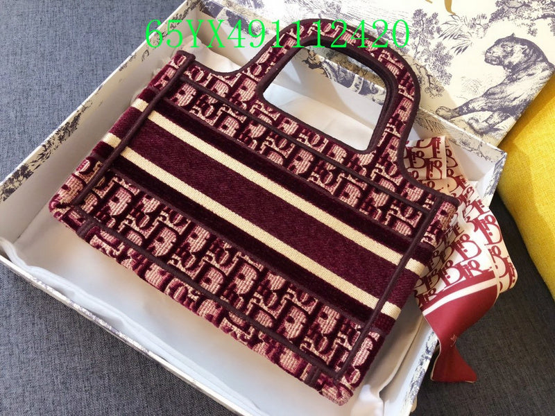 Christian Dior Luxury Bag - The Tote   392