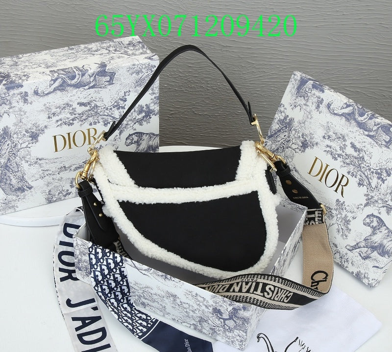 Christian Dior Luxury Bag - The Tote   538