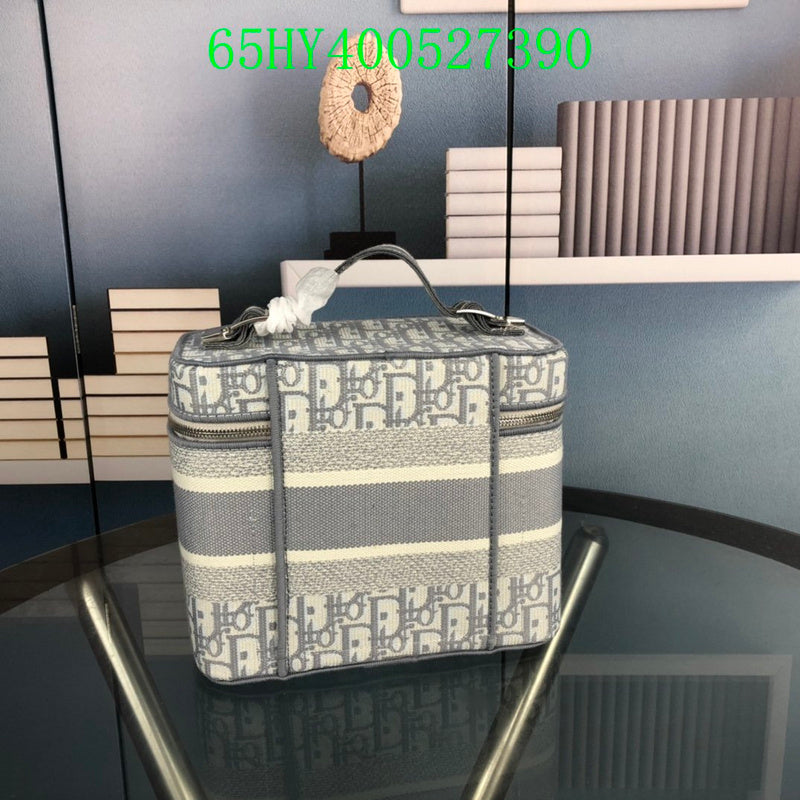 Christian Dior Luxury - The Tote   676