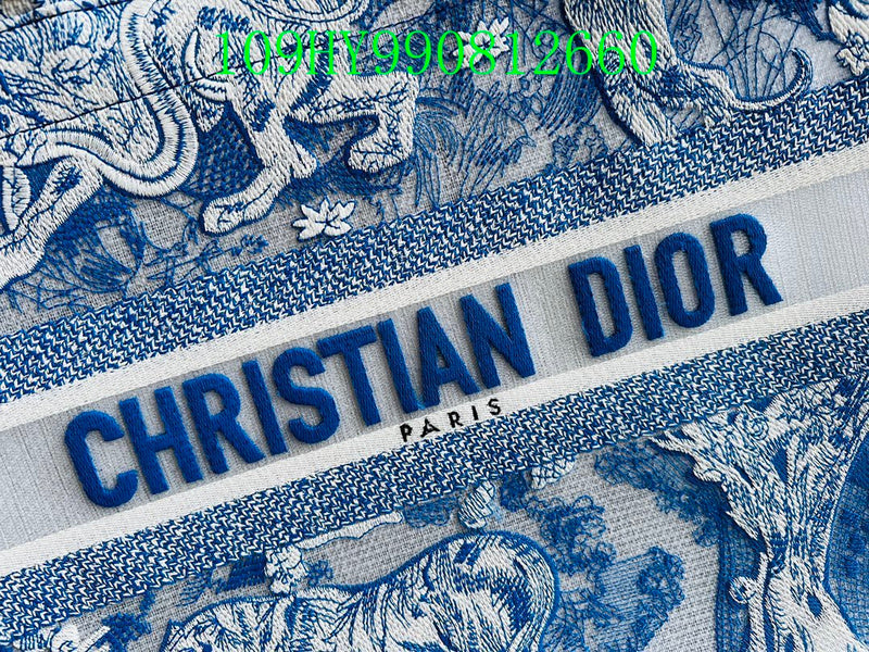 Christian Dior Luxury Bag - The Tote   267