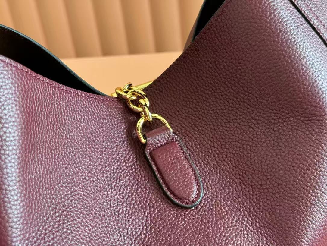 GC712 Gucci Softbit Maxi Shoulder Bag / 18.1"W x 10.2"H x 6"D / HIGHEST QUALITY VERSION
