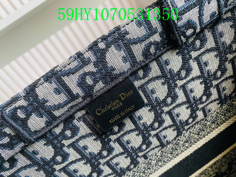 Christian Dior Luxury Bag - The Tote   260