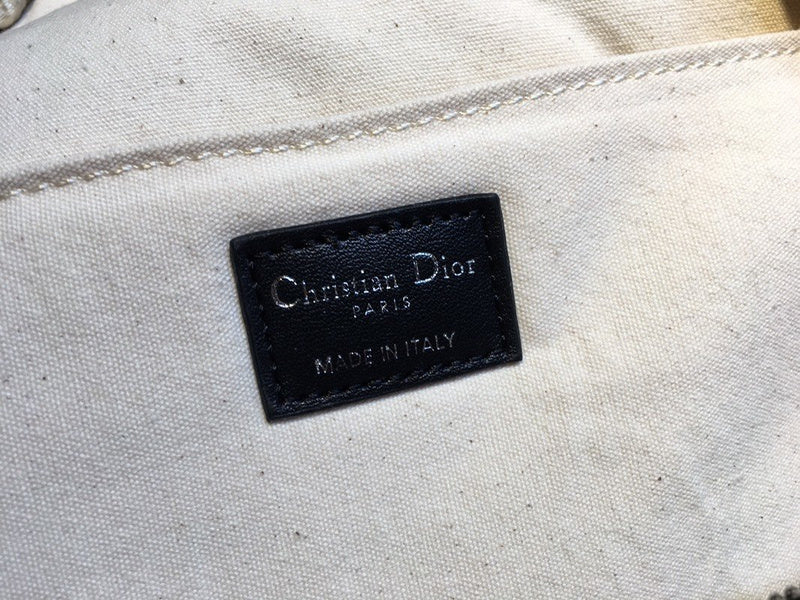 Christian Dior Luxury - The Tote   762