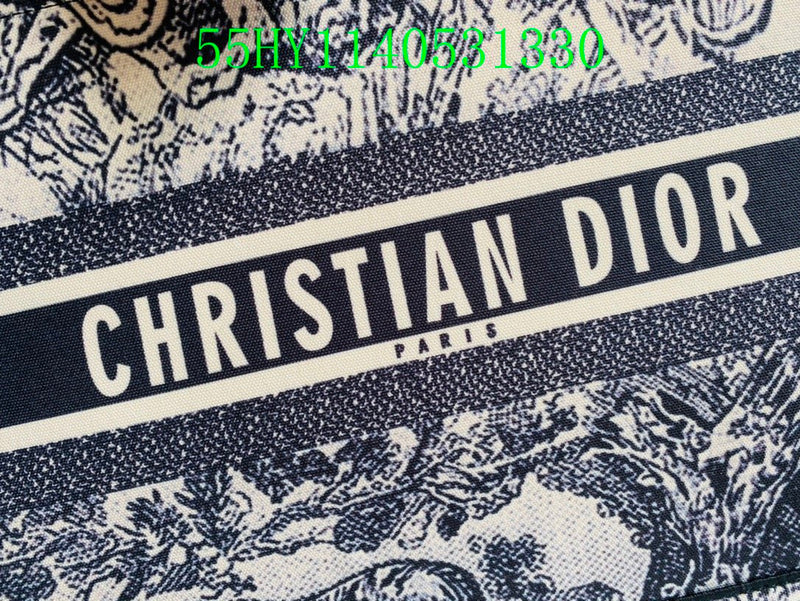 Christian Dior Luxury Bag - The Tote   247