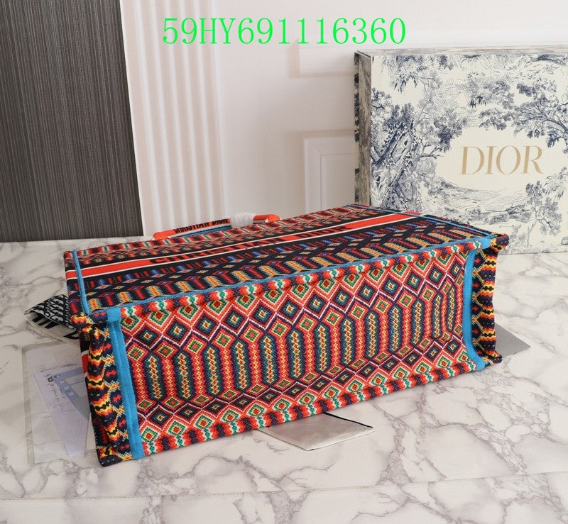 Christian Dior Luxury Bag - The Tote   331