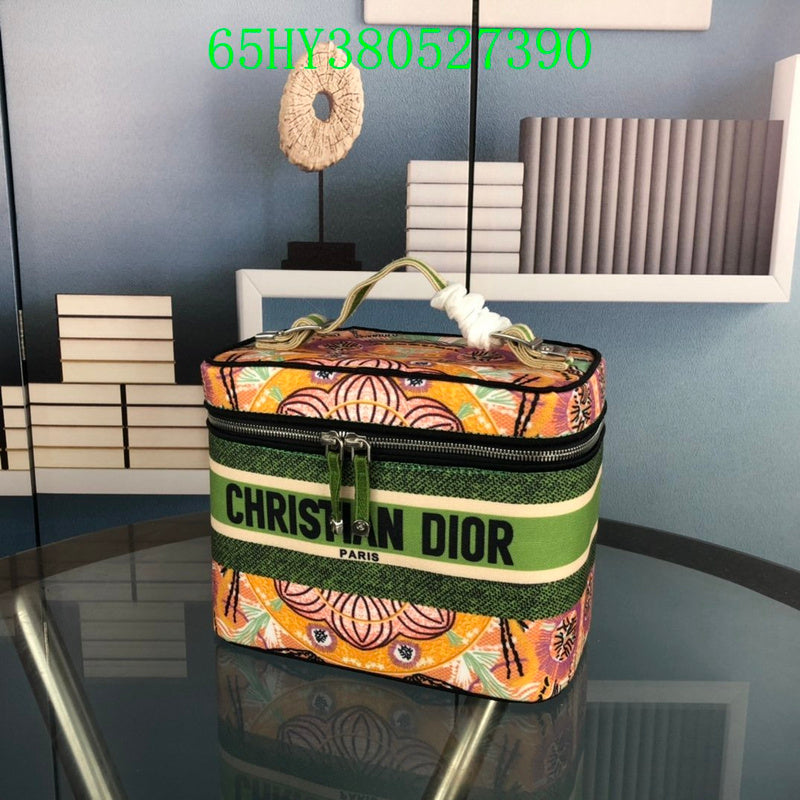 Christian Dior Luxury - The Tote   679