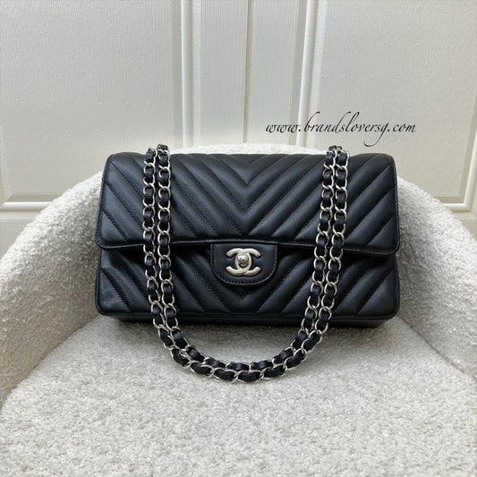 Chanel Medium Classic Flap CF in Chevron Quilted Black Caviar and SHW (Model: A01112)