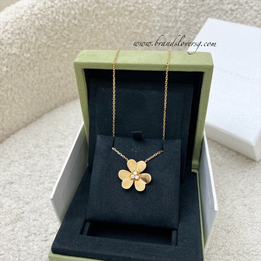 Van Cleef & Arpels VCA Frivole Large Model Pendant Necklace with 3 Diamonds in 18K Yellow Gold