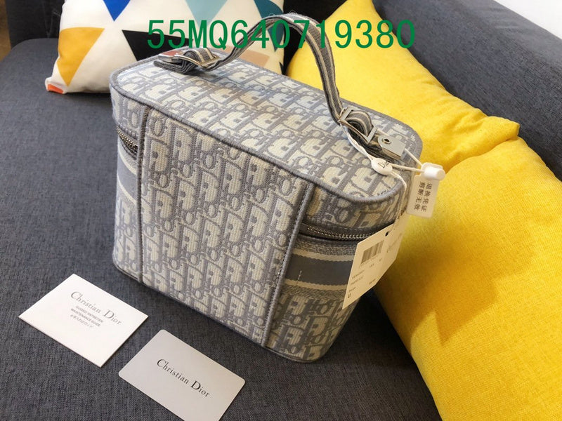 Christian Dior Luxury - The Tote   685