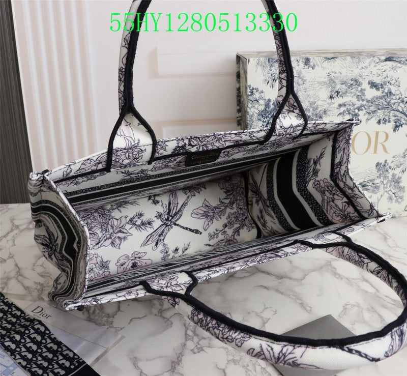 Christian Dior Luxury Bag - The Tote   195