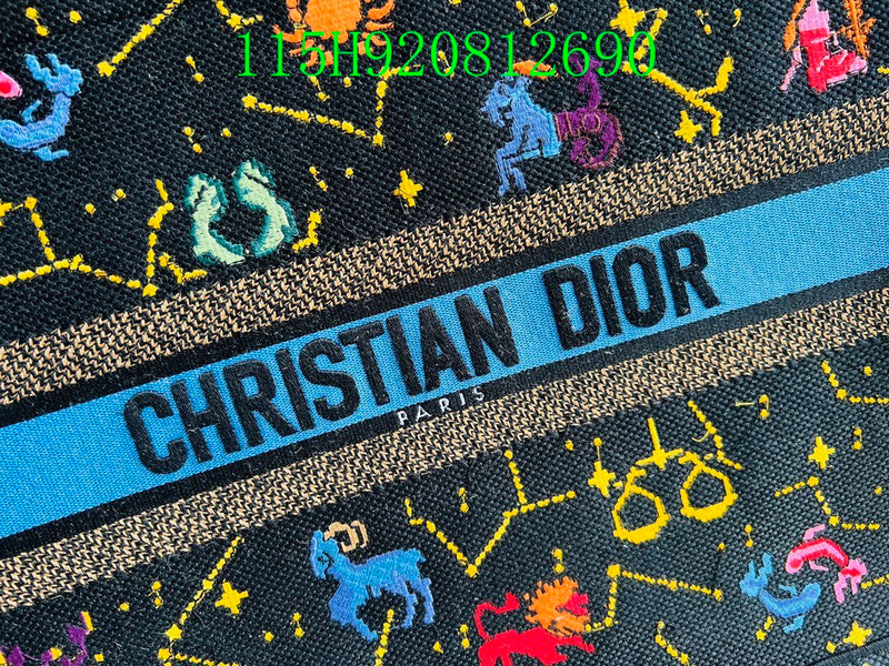 Christian Dior Luxury Bag - The Tote   271