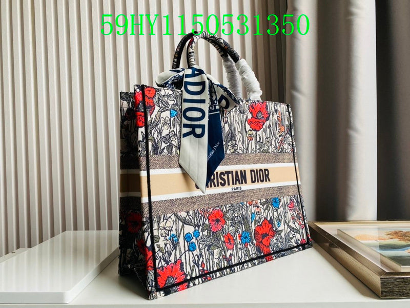 Christian Dior Luxury Bag - The Tote   249