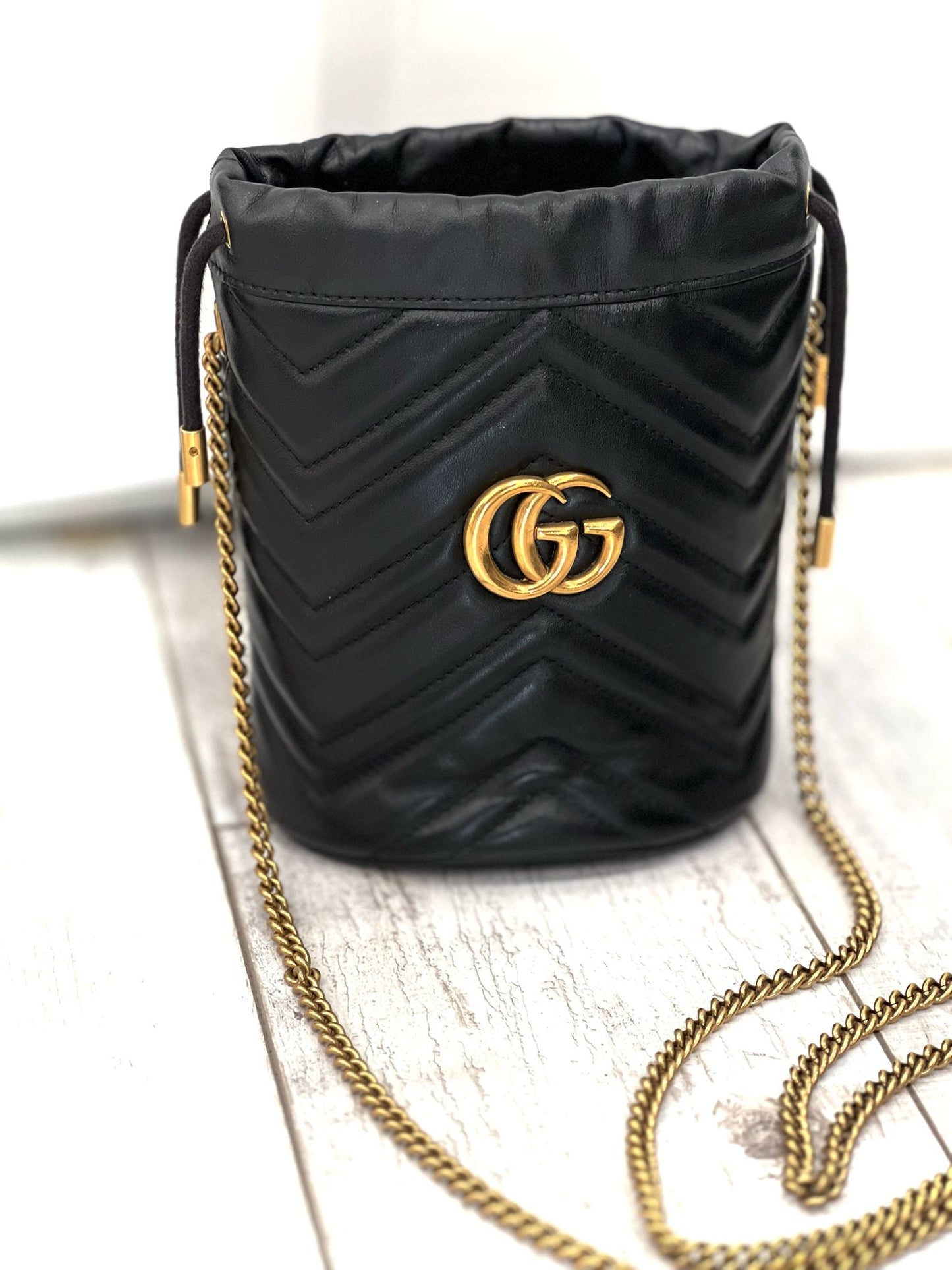GUCCI DOUBLE G MARMONT MINI BUCKET BAG