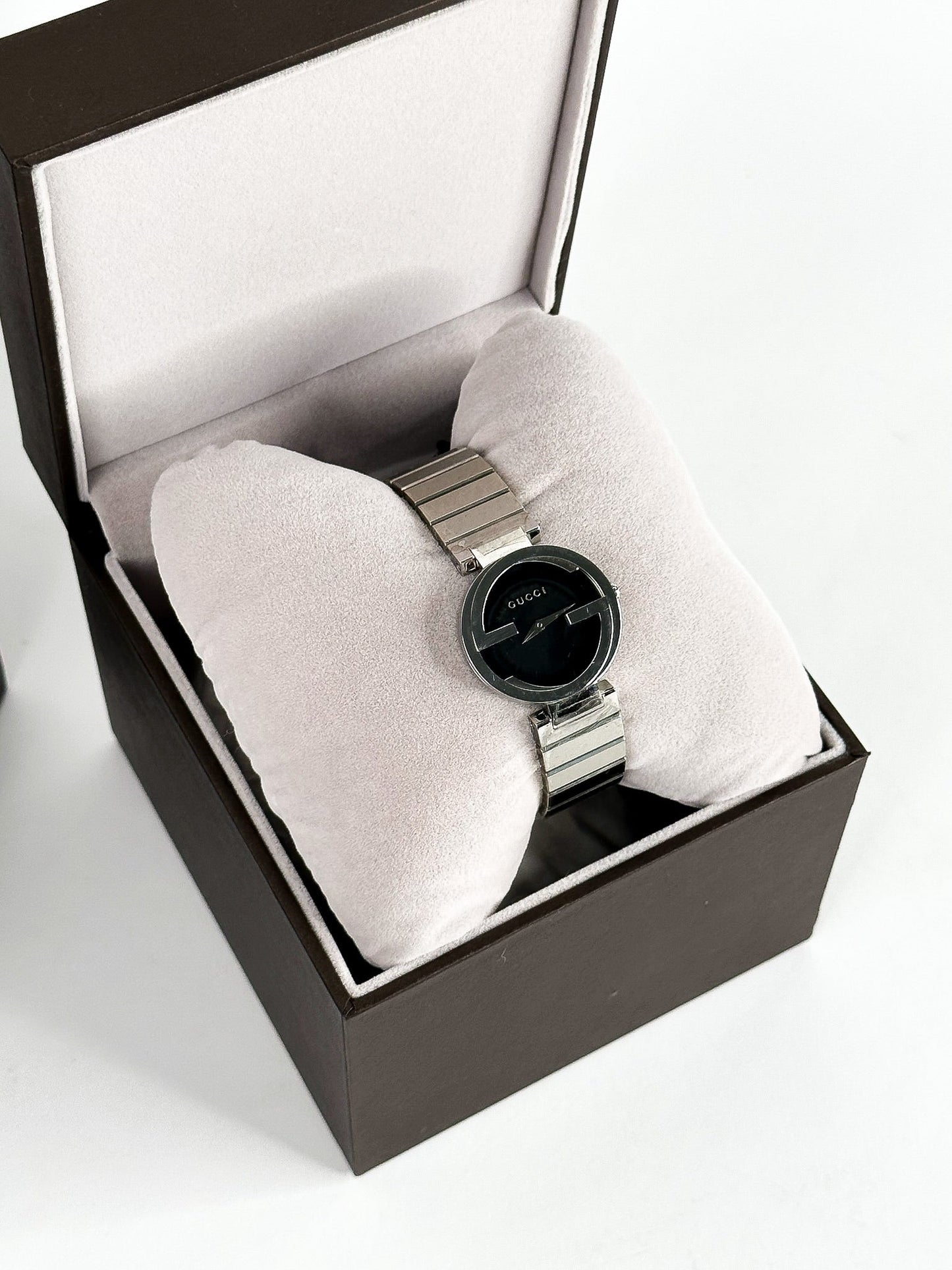Gucci Interlocking G37 MM Silver Watch