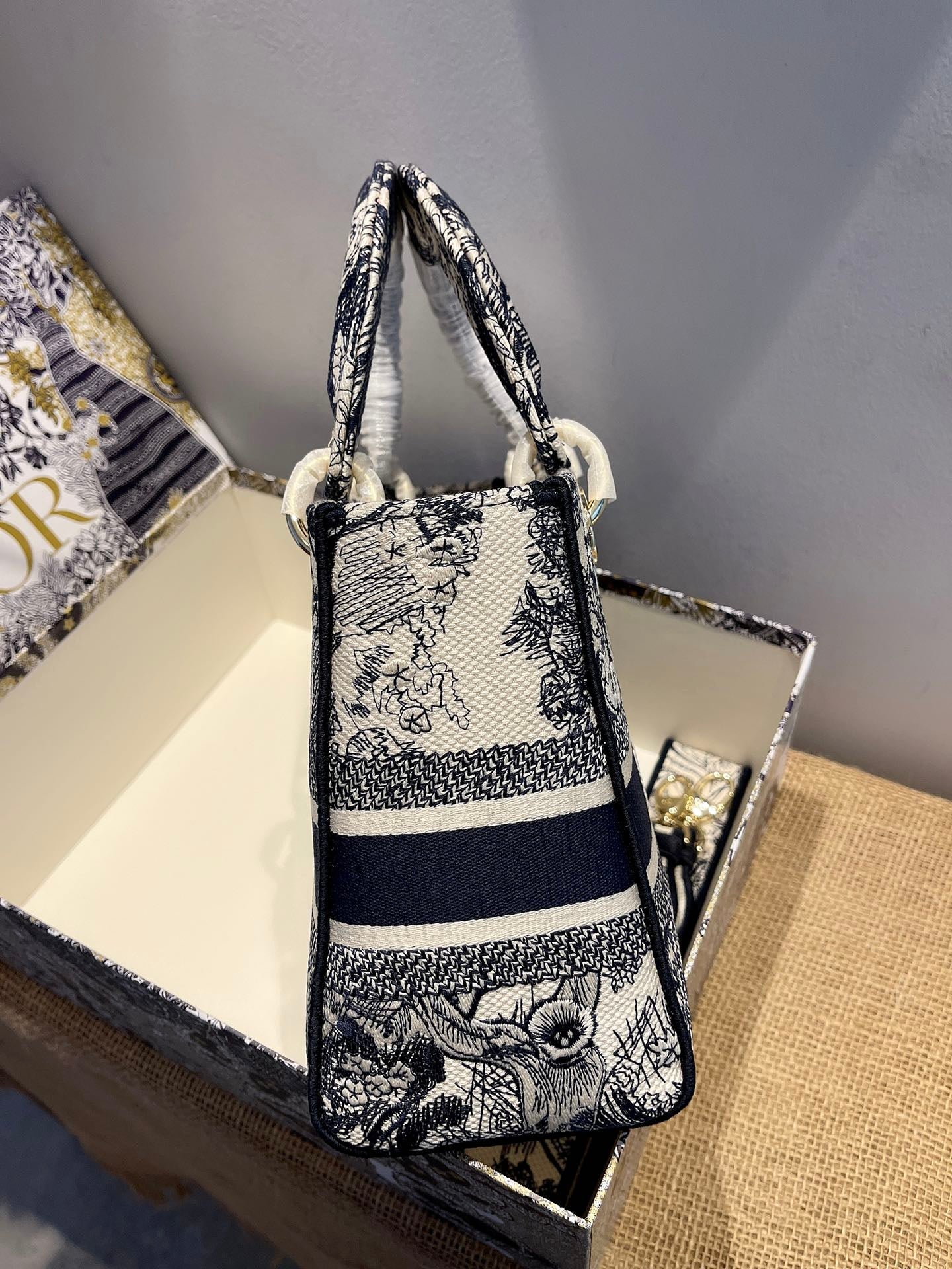 Christian Dior Medium Lady D Lite Bag