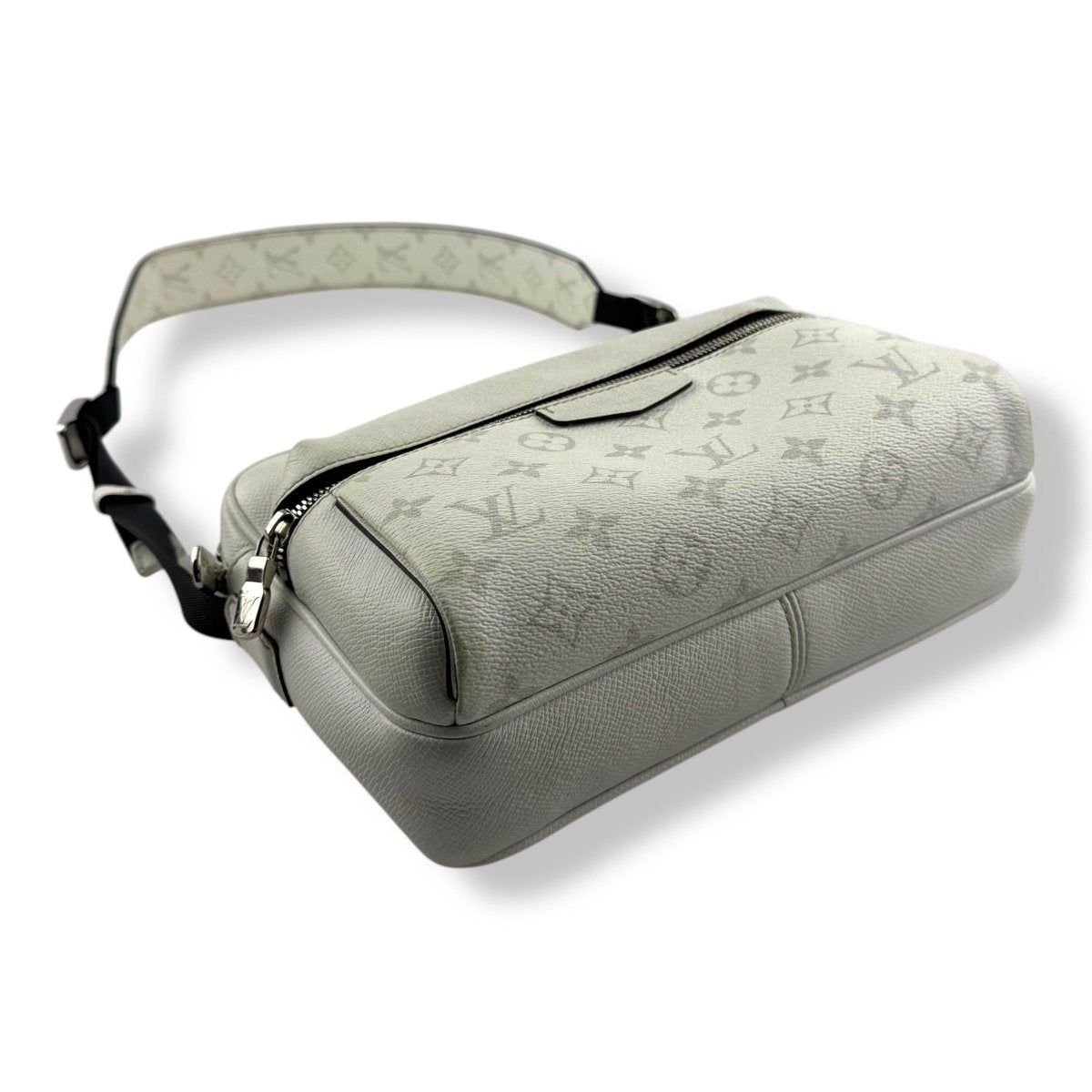 Louis Vuitton White Monogram Outdoor Messenger Bag