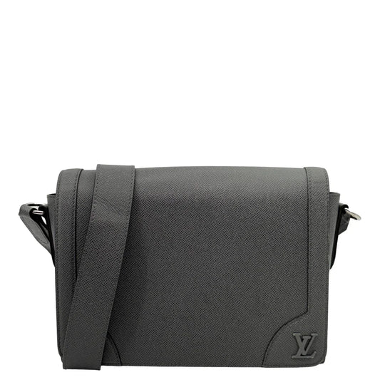 LOUIS VUITTON MEN'S TAIGA MESSENGER BAG