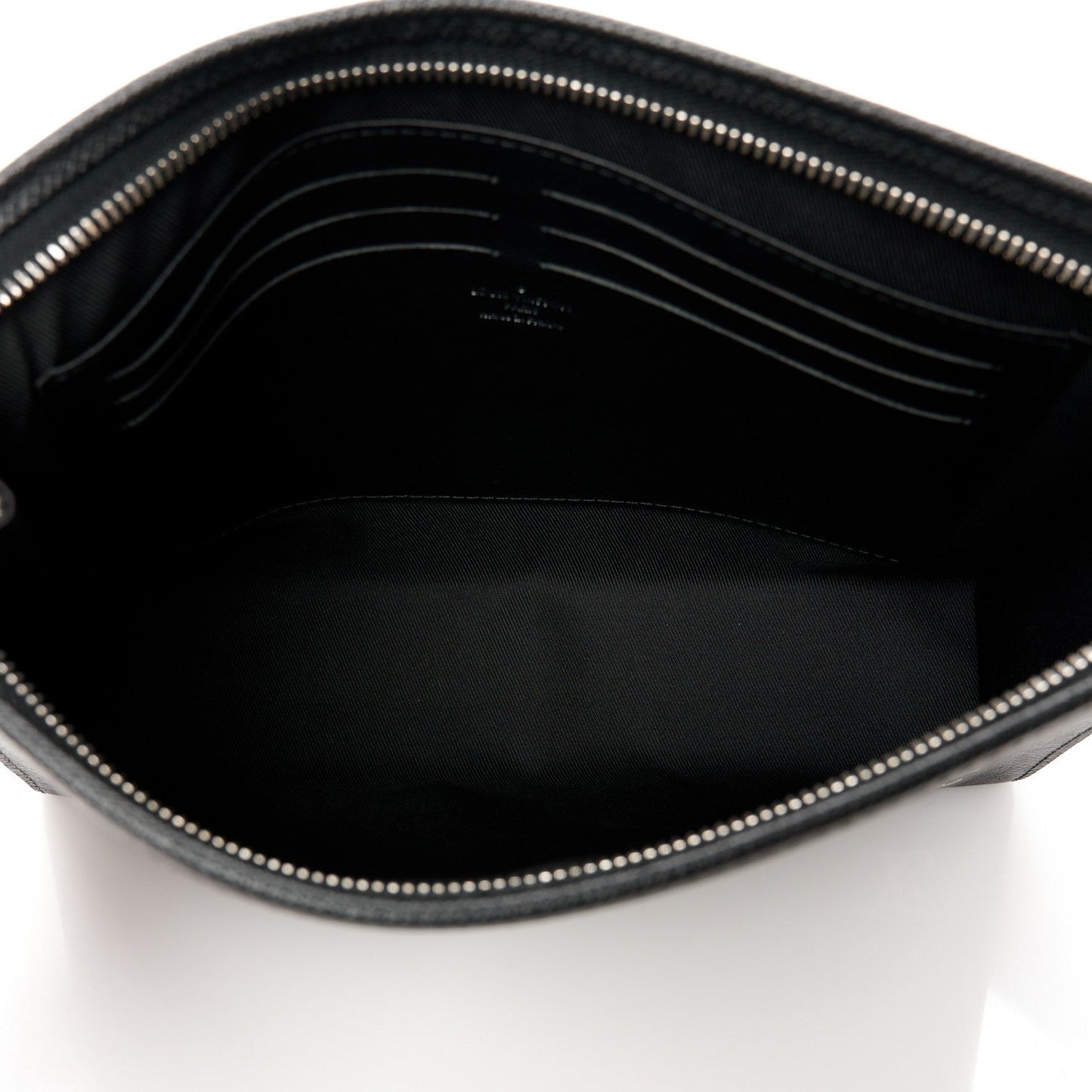 LOUIS VUITTON TAIGA POCHETTE VOYAGE MM BAG