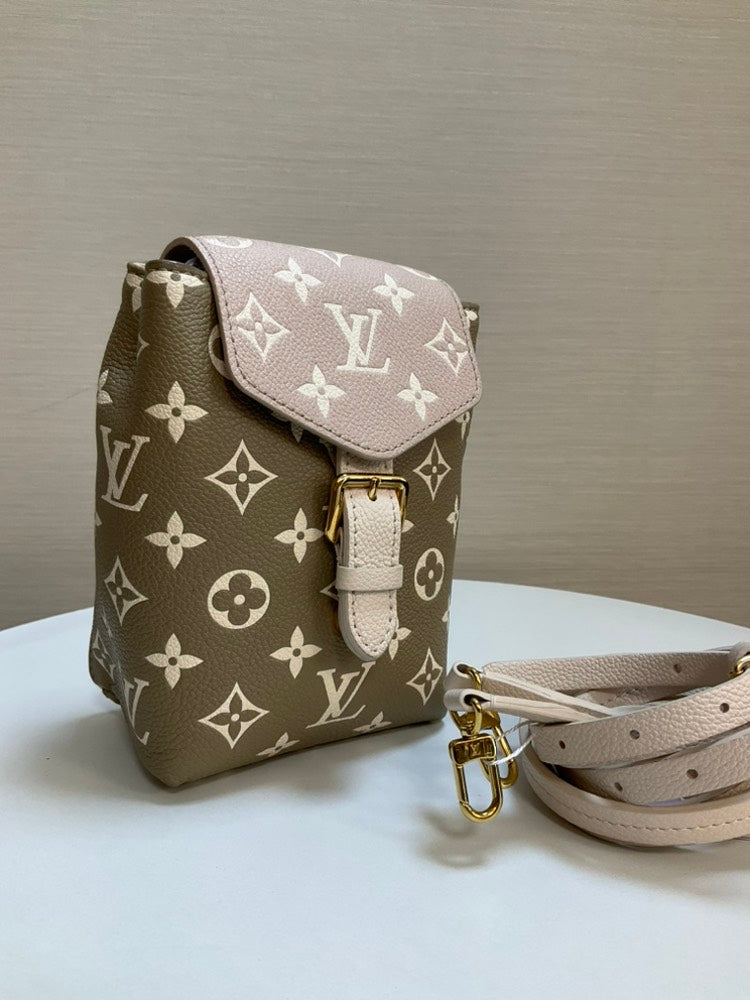 Pre-loved Louis Vuitton Chip Style Backpack - Beige Monogram Canvas