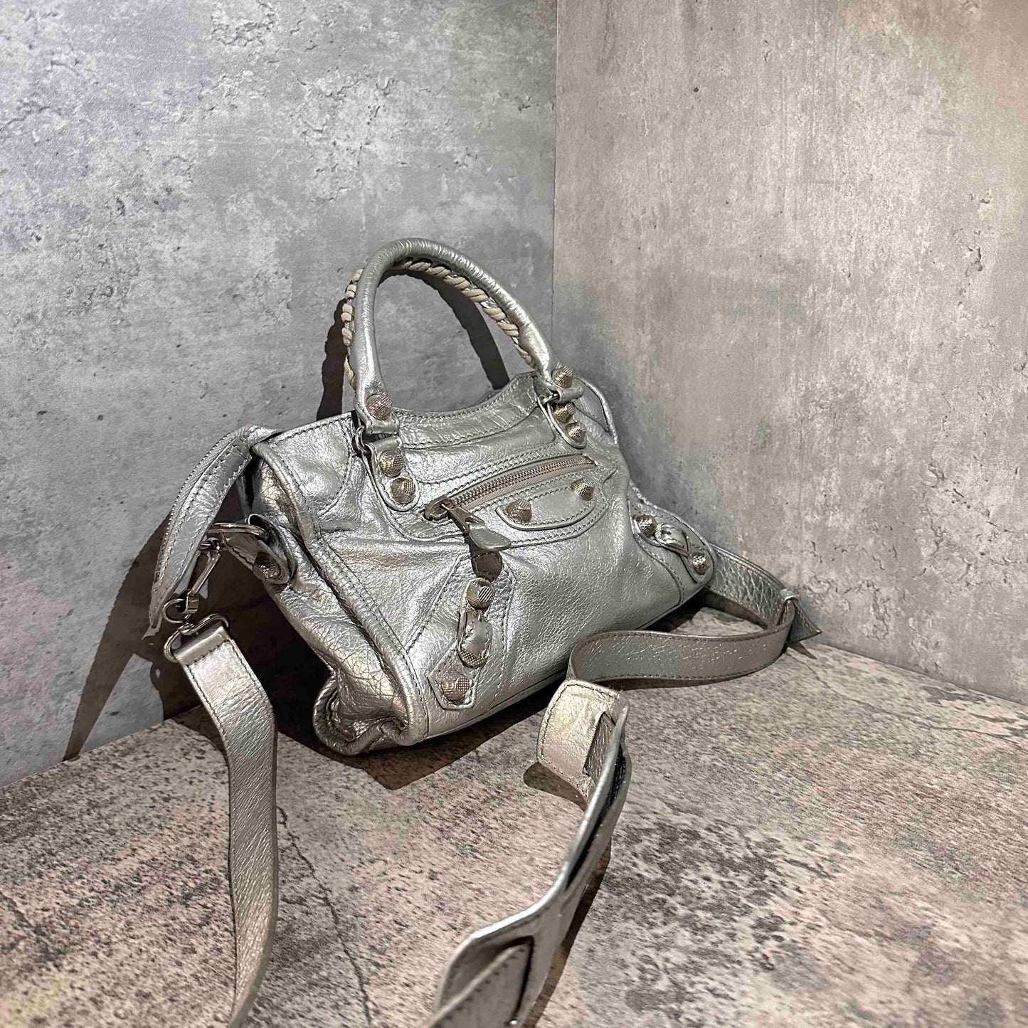 🛍️Preloved Balenciaga city mini bag silver color
