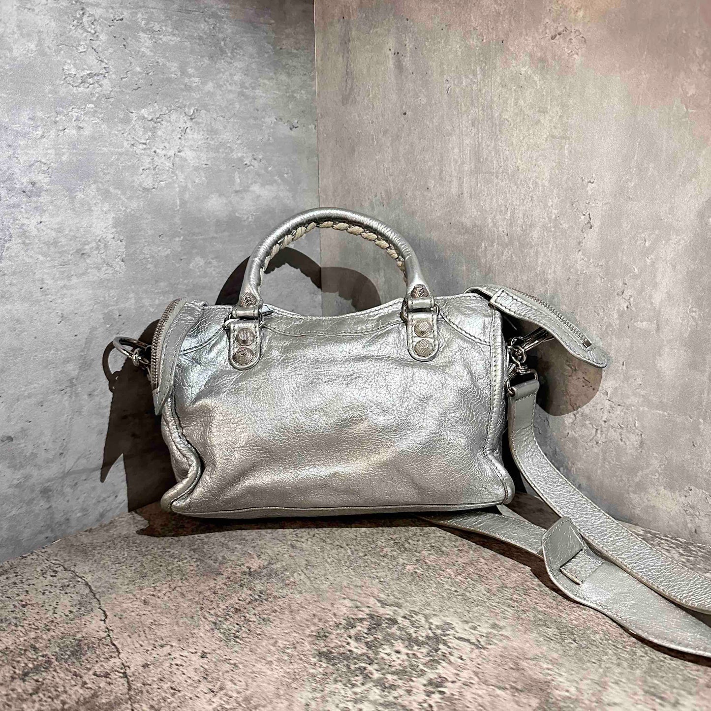 🛍️Preloved Balenciaga city mini bag silver color